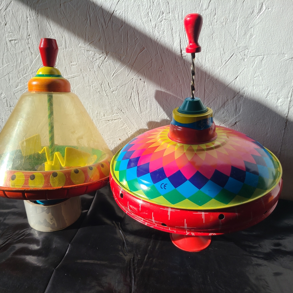 LBZ Vintage Automatic Choral Spinning Tops Lot of 2 Colorful Designs